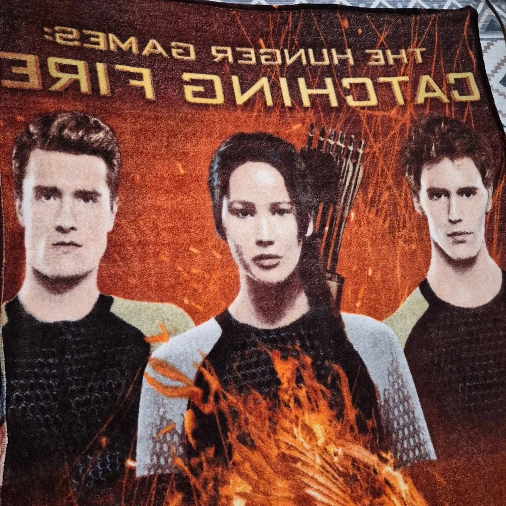 Hunger Games Catching Fire Fleece Throw Blanket Katniss Peeta Finnick 50x60 NECA